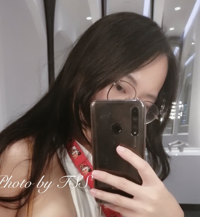 冯珊珊的户外女神作品，让你沉浸在推特的诱惑中