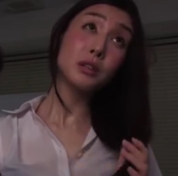 “居家女孩的风情私密瞬间，百度云为你独家解锁！”