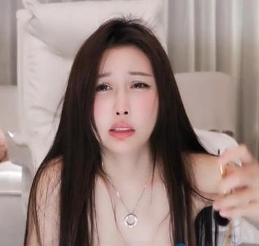 禁忌Peeggy-fun:颠覆你对cheng+ren+shi+pin的想象,倒着喷的花式人体喷泉!
