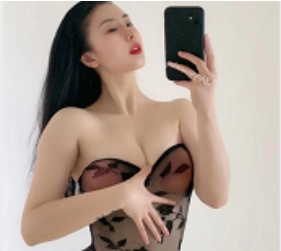 火辣大学生与反差婊的诱惑，俏妞31V-2.4G全程欢愉