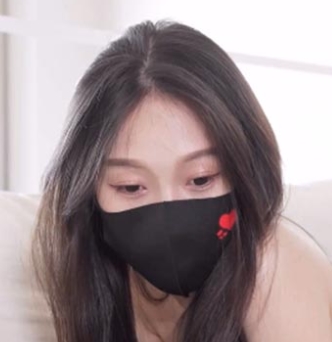 脚模摄影：美女穿着长靴和黑丝展示脚模，1V视频资源，百度云资源，百度盘分享