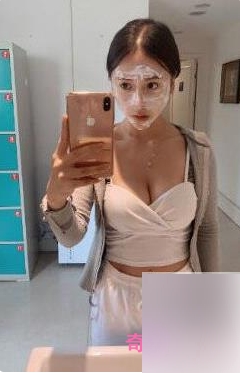超高颜值的快手女主播于欣柔，身材火辣，热爱生活，有一位可爱的女友安小希
