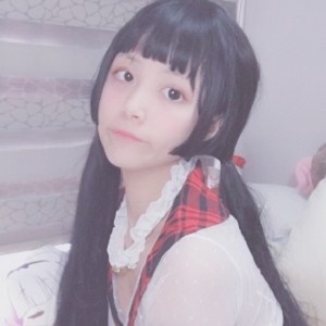 小奈奈女仆装扮：温柔可爱的萌妹子网红