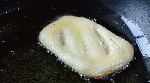 中国烹饪的特色菜肴:蒸鲥鱼、炉焙鸡、糖蒸茄、肉油饼、五香糕,以及特殊菜制法中的火肉。