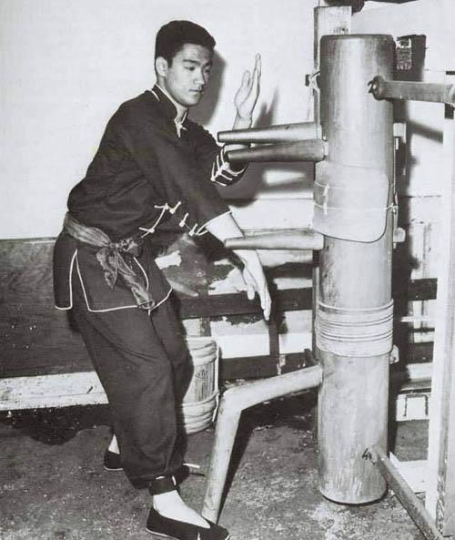 图解咏春拳:李小龙的拳击艺术