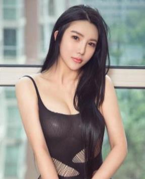 《抖音女神楠楠私拍展览会，绝对不能错过！》