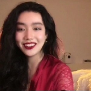 《抖音主播情难自禁！闪现超薄网纱服，颜值爆表，限时百度盘下载！》