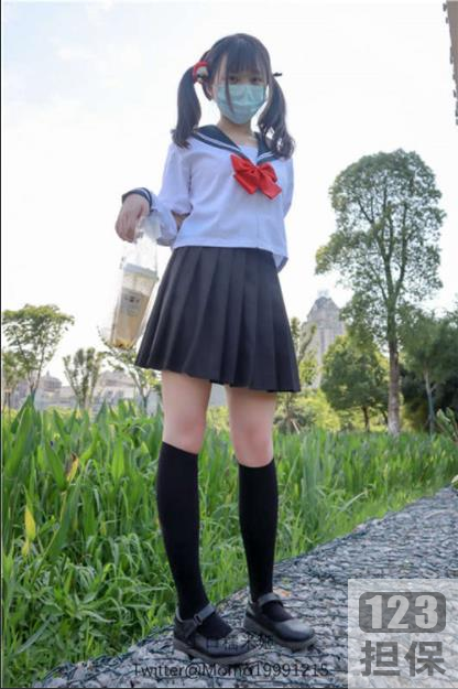 工口糯米姬私房写真：清纯可爱的jk美女展现性感气质，诱惑你的幻想