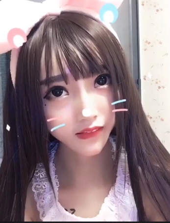 凤凰雅宝:气质独特的小合集主播唱将:多才多艺的新主播混血儿:独特气质的网络主播键盘侠:粉丝见不得的仇恨与伤害社会:直播中不满的网络伤害苗条身材:洗澡视频中的曼妙展示