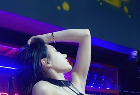推特女神佳多饱模特大车灯光阴蚌壳视频图片出水6.11G双人游戏