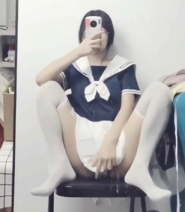 可爱系主播沫沫酱的二次元美少女形象