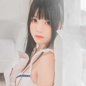 超美妹子Coser桜桃喵原创有尺度写真