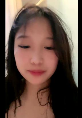 火爆实战！清纯美女主播自拍视频一小时五十二分