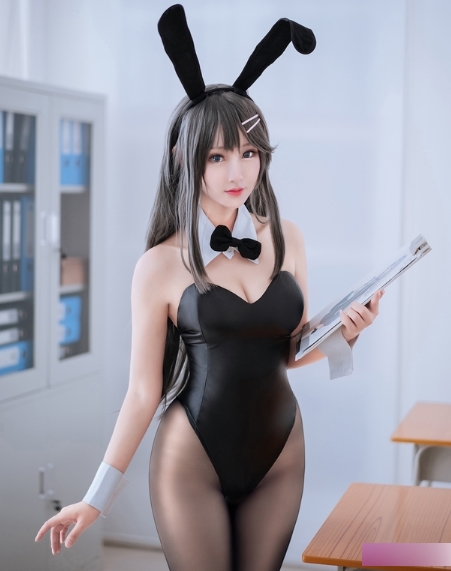 羽生三未的7套图集：兔女郎与精灵花嫁