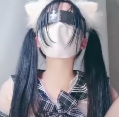 “黑丝JK妹子自玩3小时,喷泉放飞自我,1V+2.15G视频百度秒传”