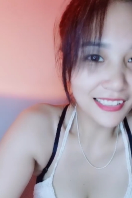 岳绮罗：撩人小妖精自录视频集，无水印无人爱我，收费房漏某处闪现，哭了闪现
