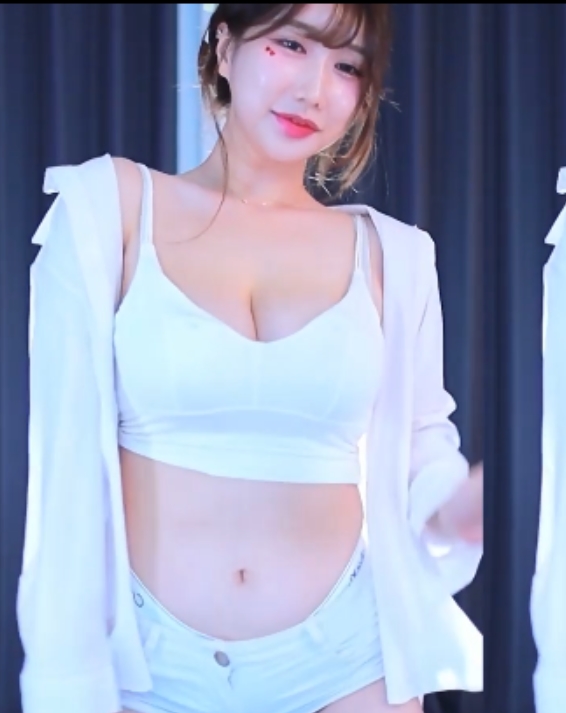 转载百度盘福利韩国大罩杯女主播蕾颖热舞小合集9V1.7G，五一特供