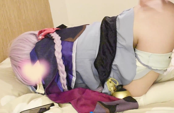 推特妙龄妹子〖七七〗首秀cos猫屋有尺度私拍[三人游+V+979MB]